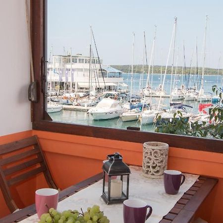 Harbour-Apartment With Sea View And Parking Spot プーラ エクステリア 写真