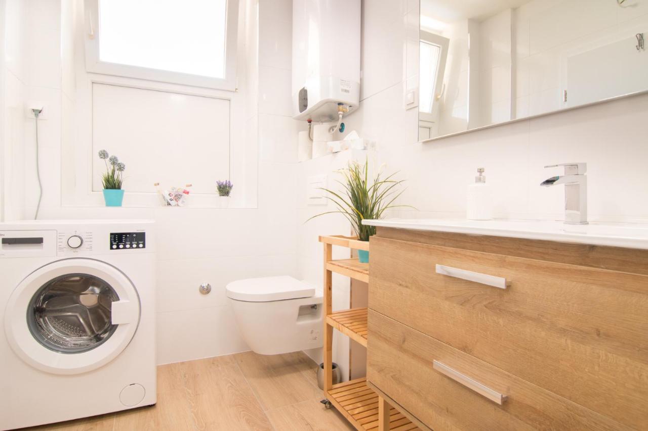 Harbour-Apartment With Sea View And Parking Spot プーラ エクステリア 写真
