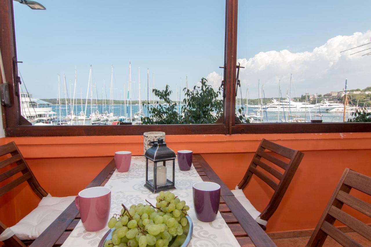 Harbour-Apartment With Sea View And Parking Spot プーラ エクステリア 写真