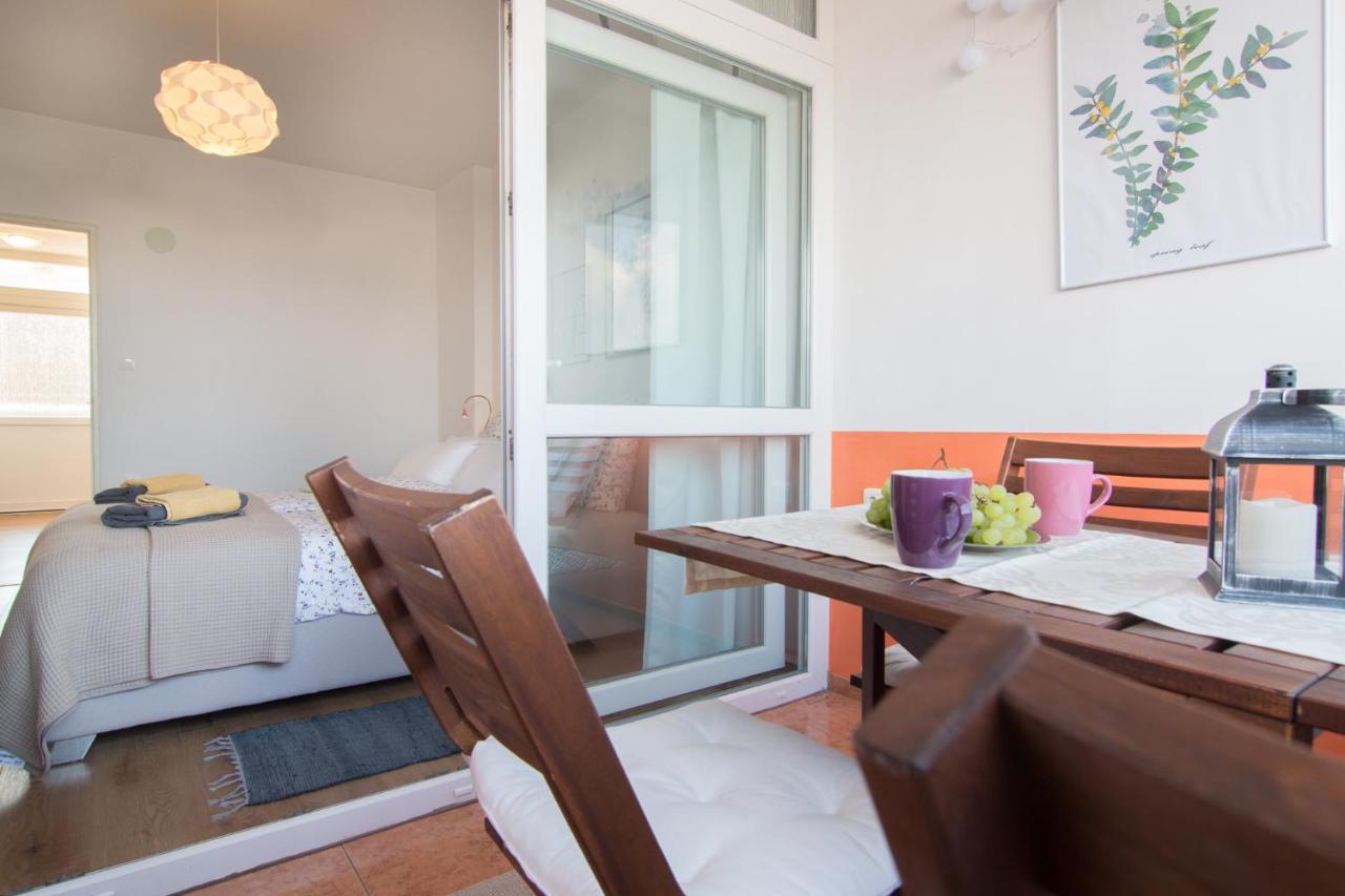 Harbour-Apartment With Sea View And Parking Spot プーラ エクステリア 写真